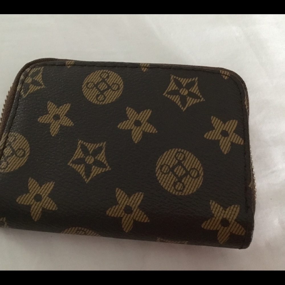Wallet/card holder.